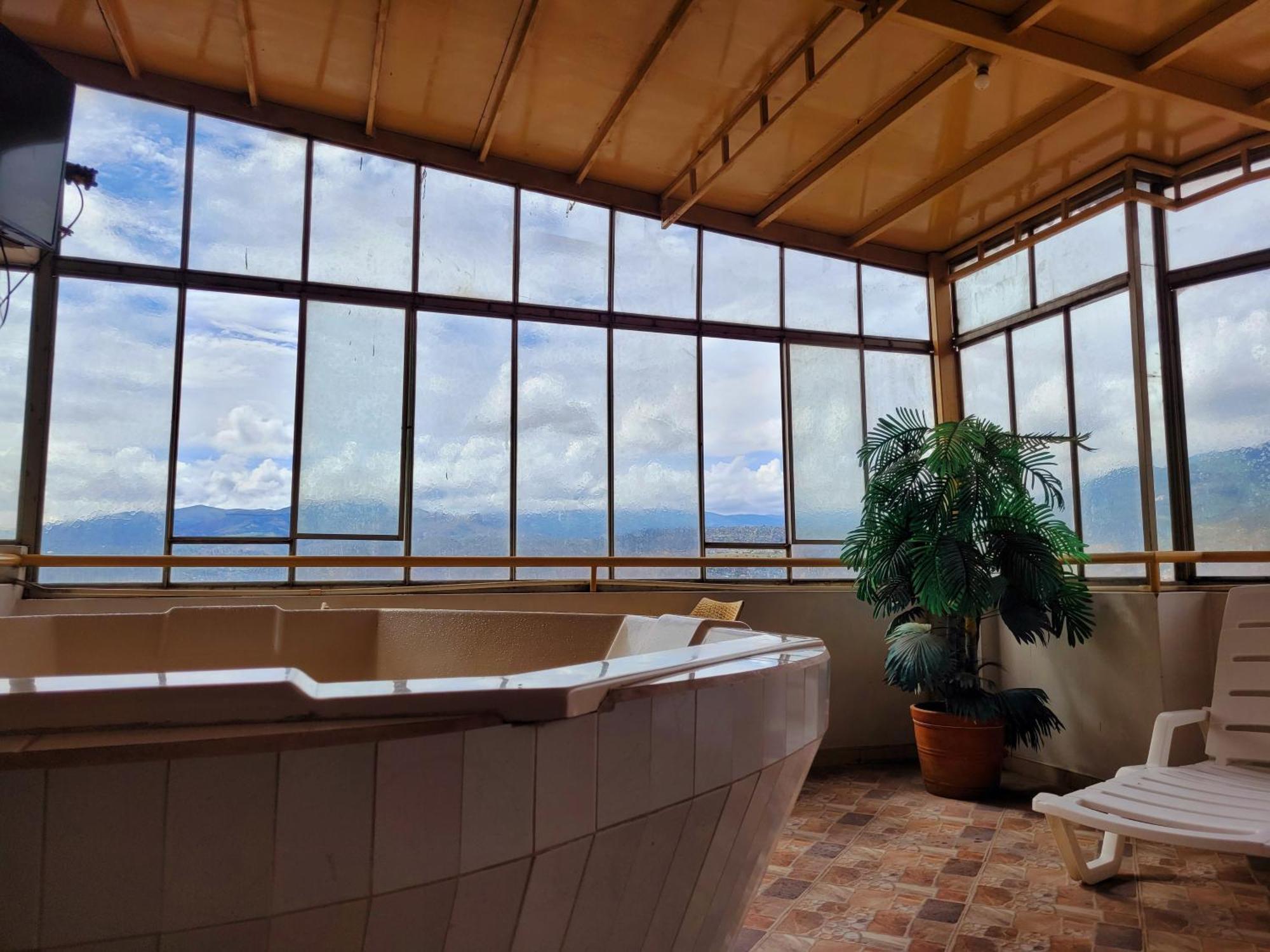 Illari Wari L - Hotel Sauna Ayacucho Exterior photo